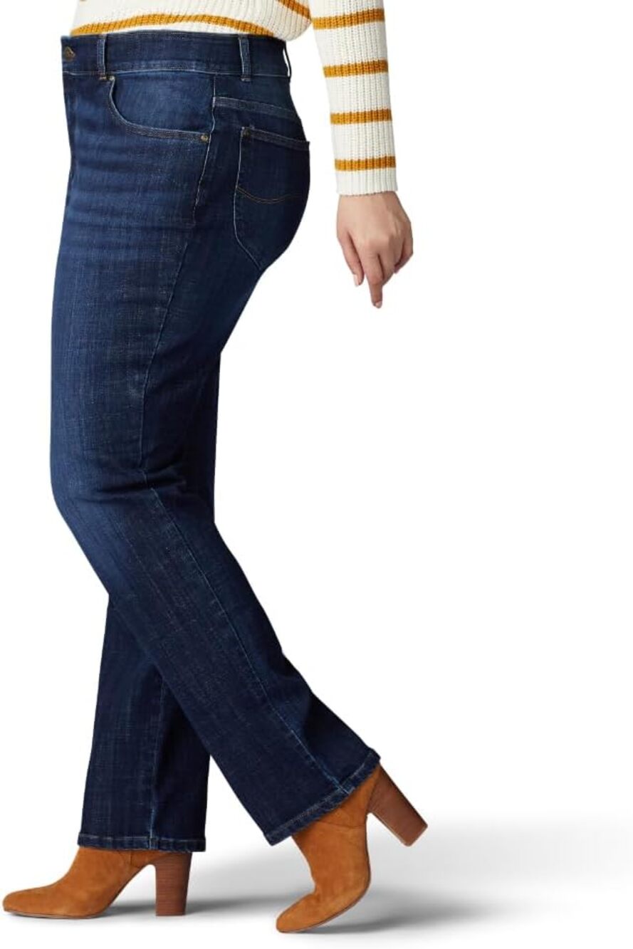 Lee Women's Plus Size Relaxed Fit Straight Leg Jean Bewithched 16W Petite